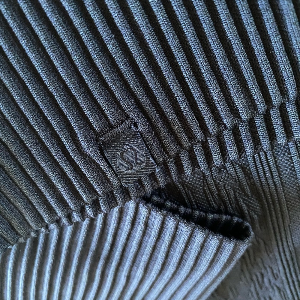 Lululemon Rest less Pullover
Black / Black Size 12 - Picture 5 of 6